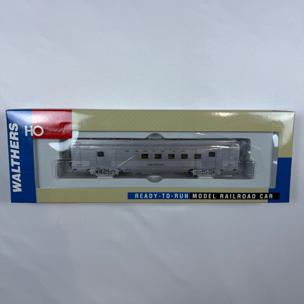 Walthers 63 Budd RPO Car HO Scale Santa Fe Silver 932-6445 Ready-To-Run